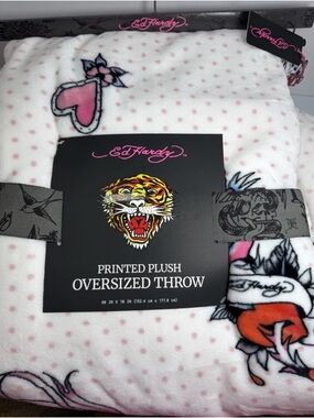 Ed Hardy pink  Polka Dot Plush Throw - Printed Oversized Blanket